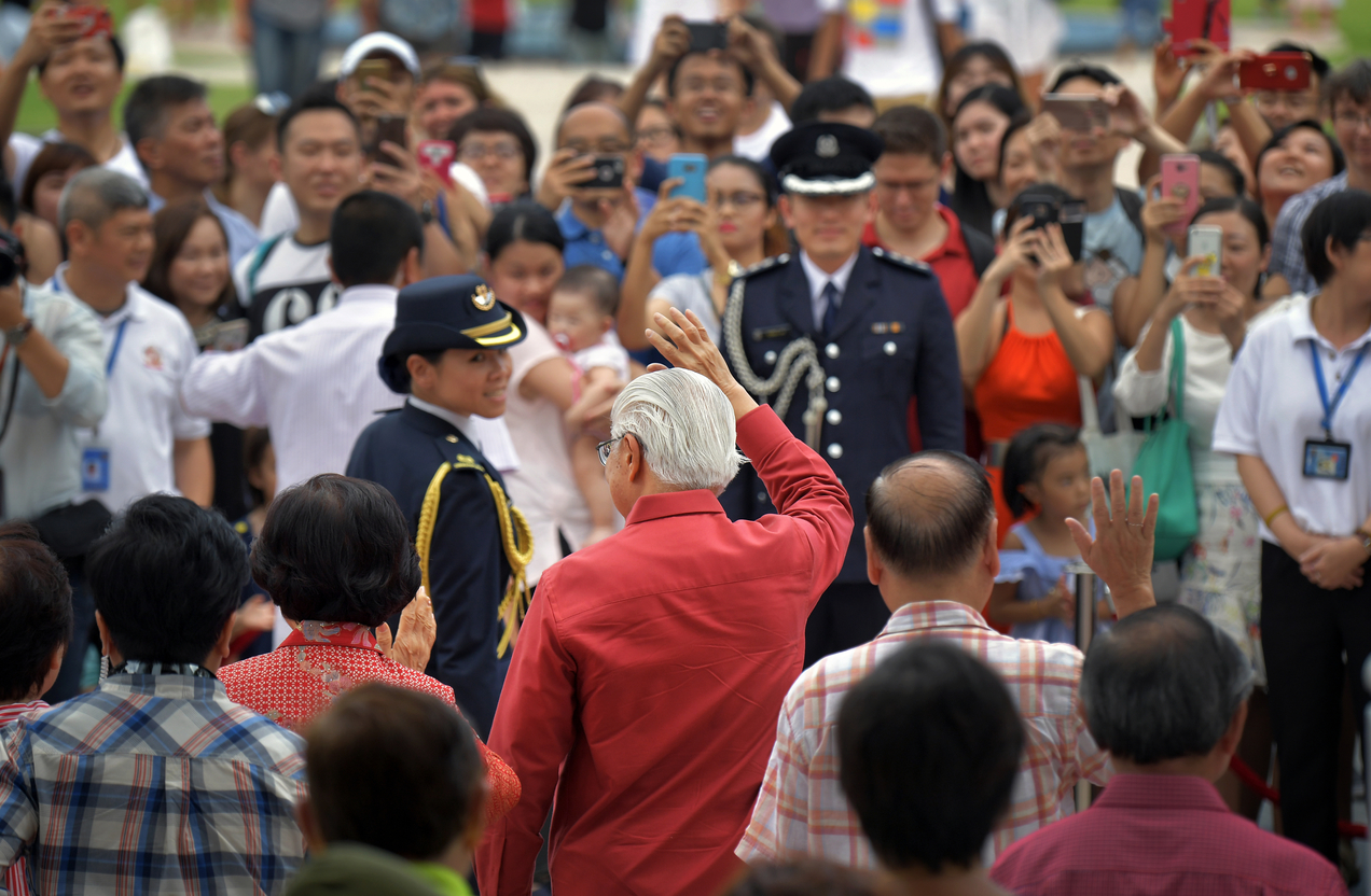 20170831-tony tan waving to crowd.jpg