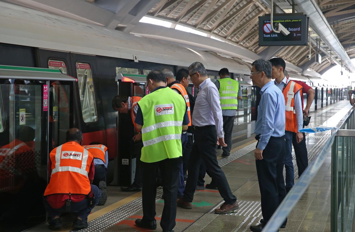 20171120-MRT collision.jpg