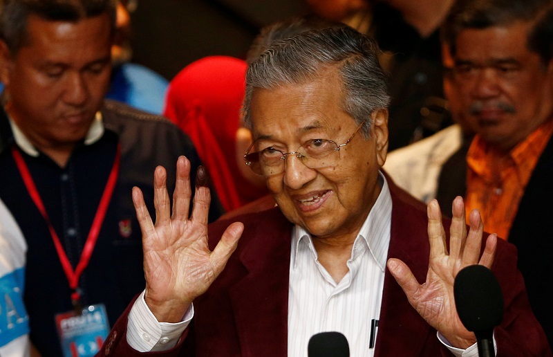 Mahathir-open palms.jpg