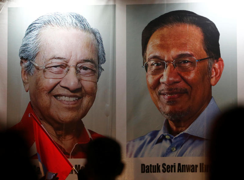 20180517anwar and mahathir posteri.jpg