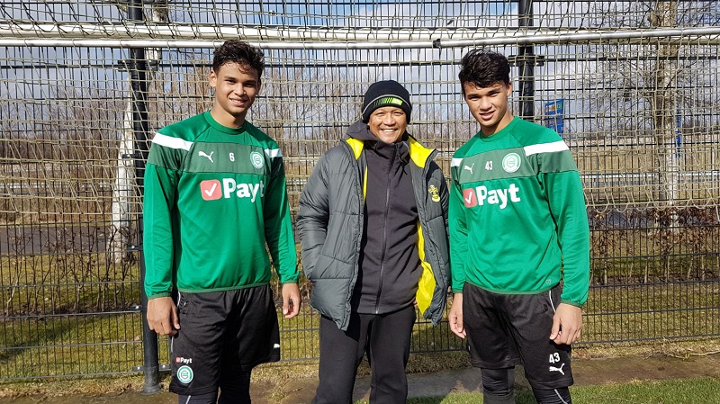 Irfan and Ikhsan with Dad Fandi Ahmad.jpg