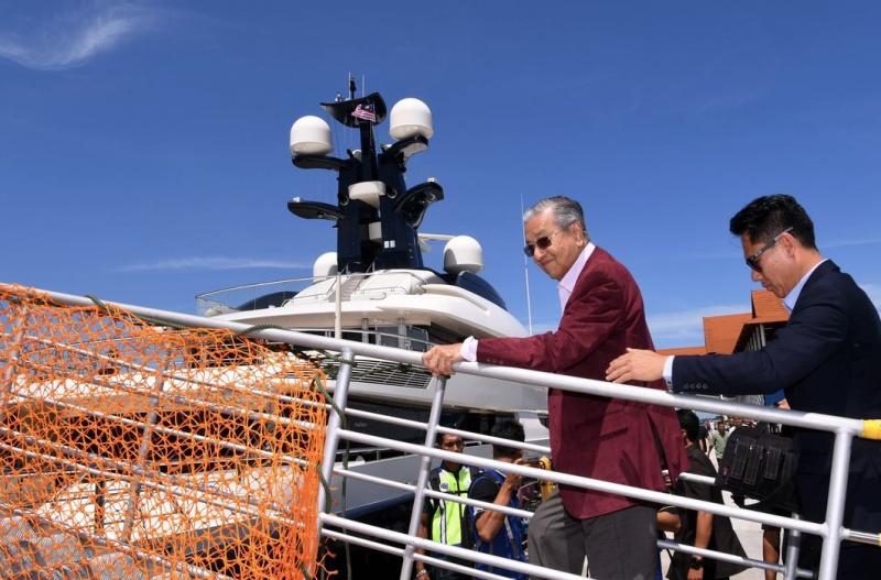 15082018 mahathir on yacht.jpg