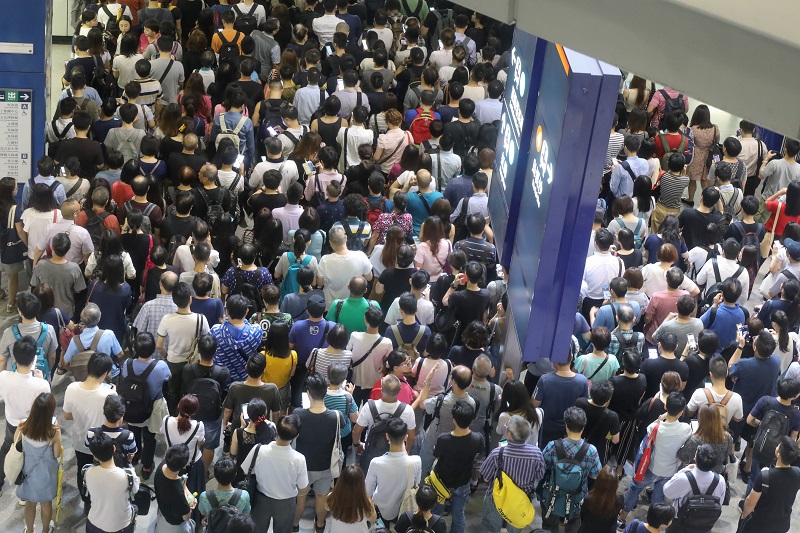 HK after Typhoon - Back to work.jpg