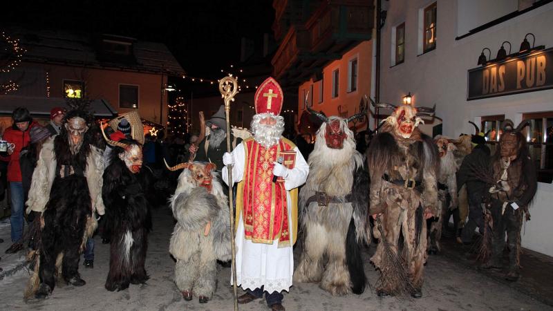 st nicholas and krampus austria.jpg