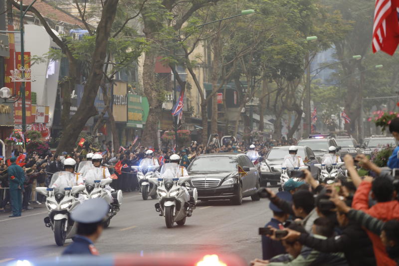 20190226 kim motorcade bloomberg.jpg