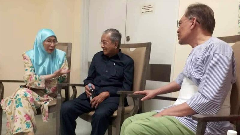 20190326 anwar_mahathir reunion.jpg