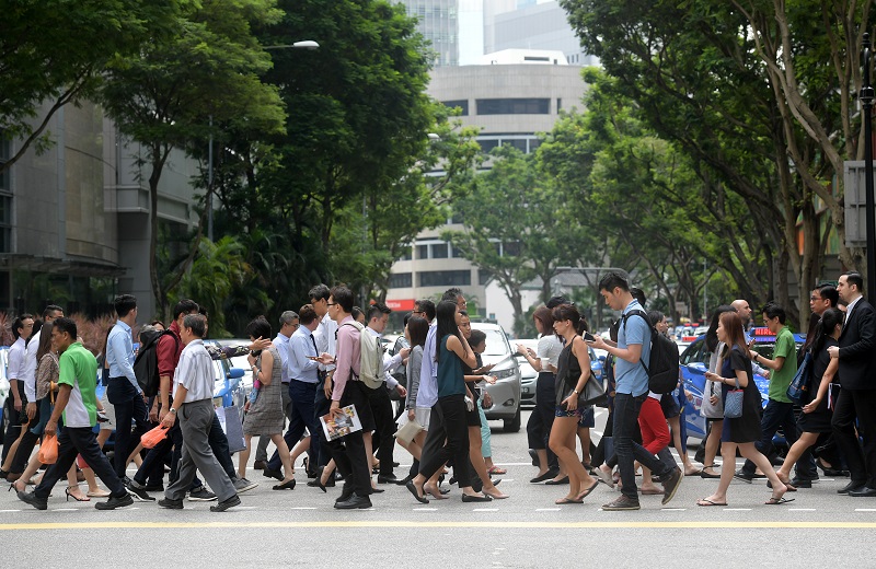 20190329-CBD lunch crowd.jpg