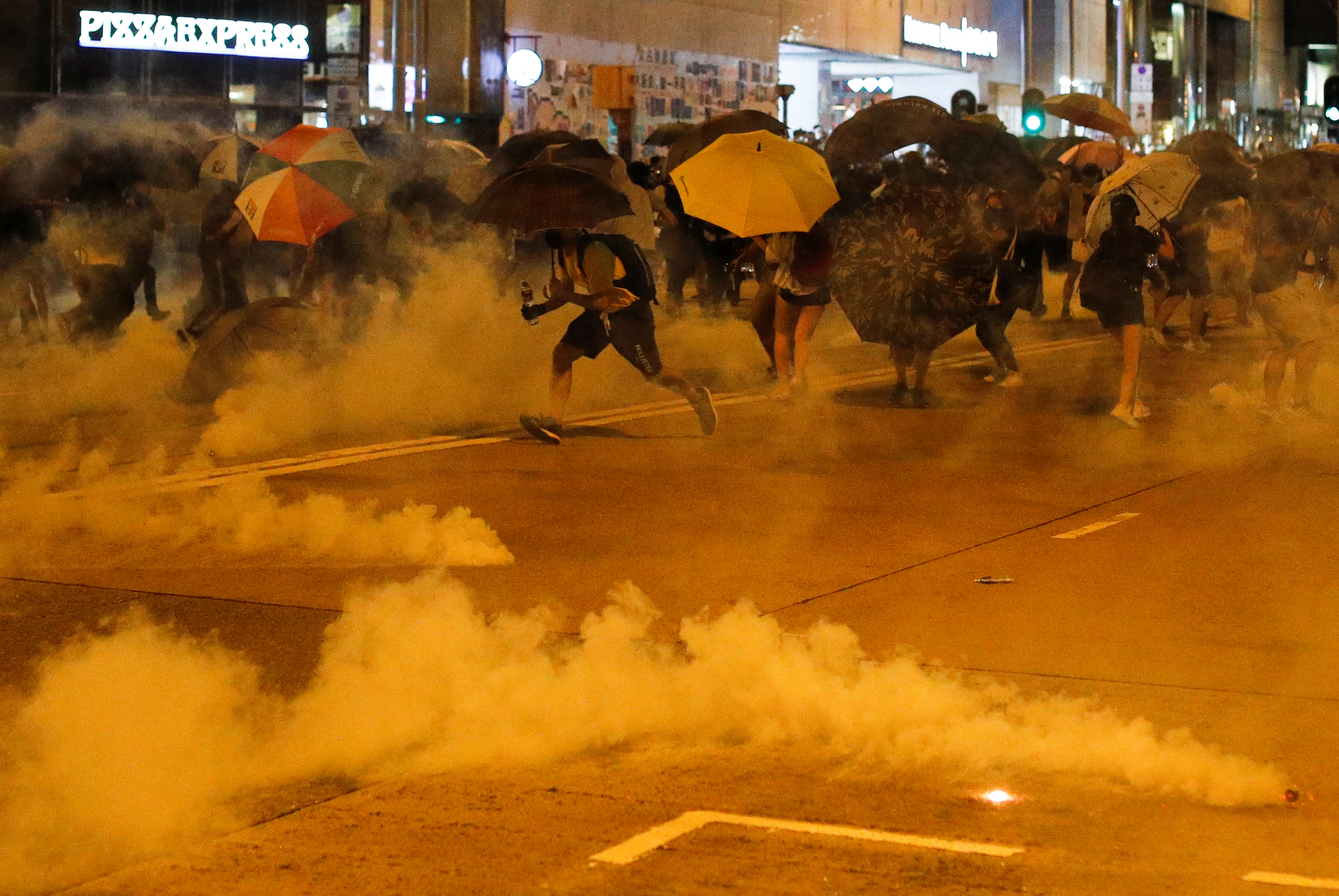 20191004 香港黄色烟雾.JPG