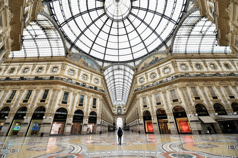 Milan shopping arcade.jpg