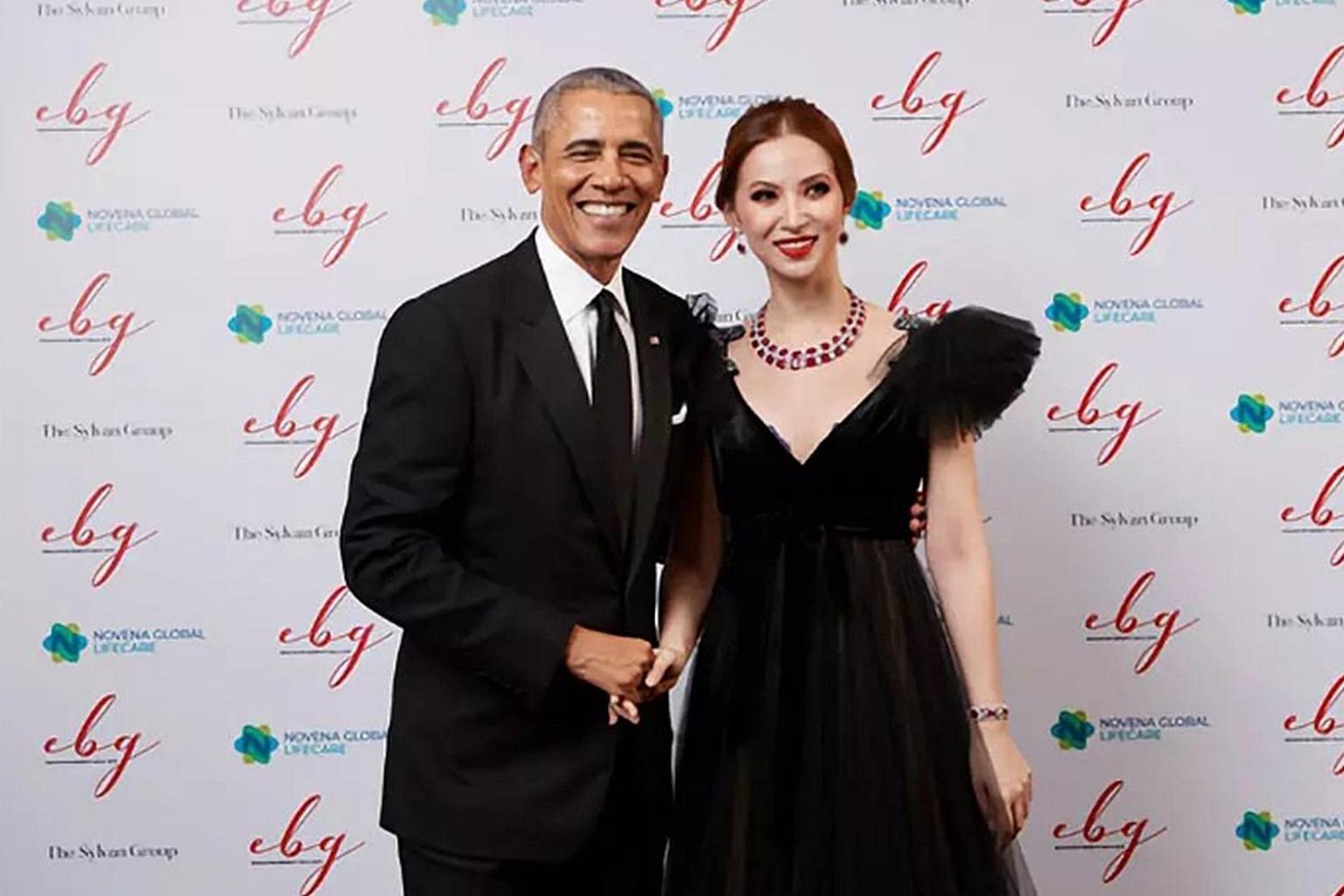 20200825-Obama and Eva shake hands.jpg