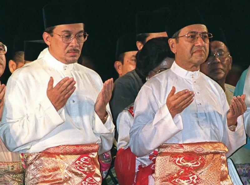 20201116 anwar and mahathir 1996.jpeg