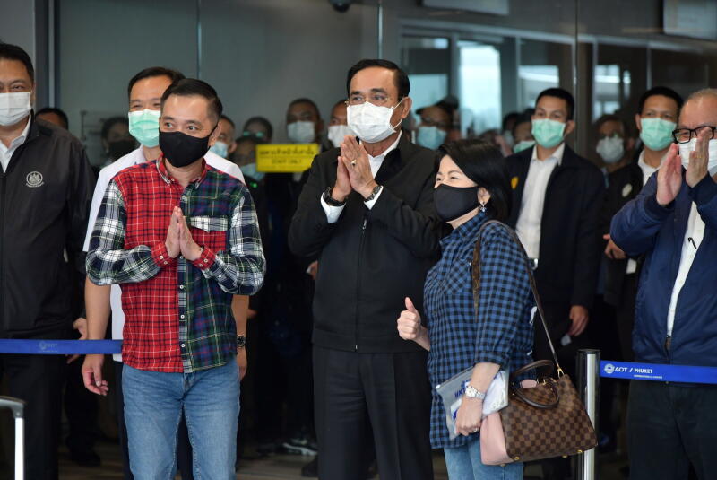 20210705 - Thai Prime Minister Prayuth Chan-ocha applauds while greeting visitors arriving from Singapore (Reuters).jpg